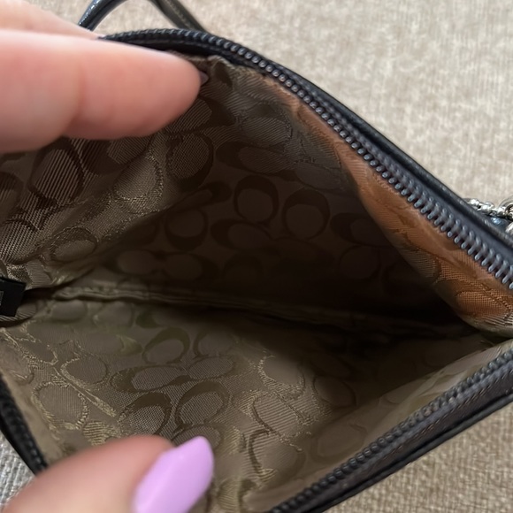 Coach Wristlet Black - Picture 4 of 6